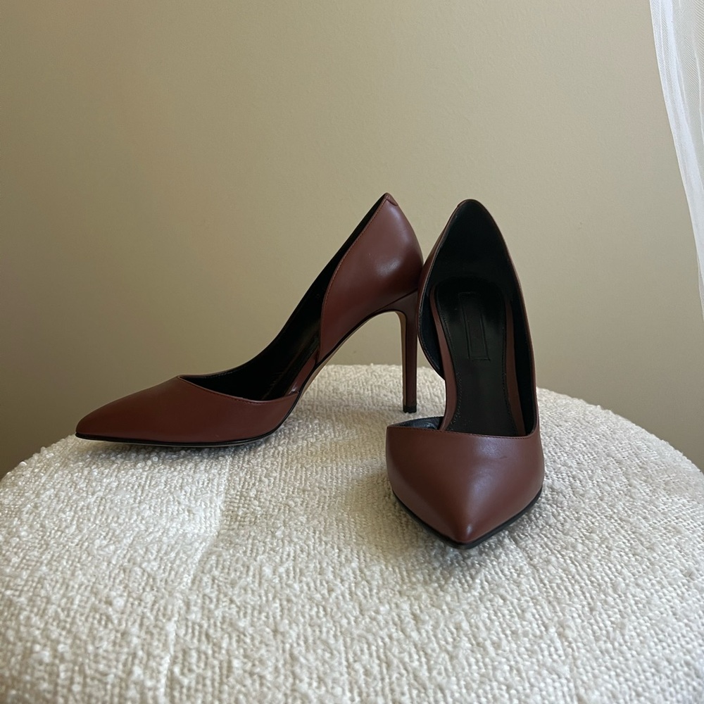 Hugo Boss shoes EU 37. Length 23,5 cm (~9,25 in)